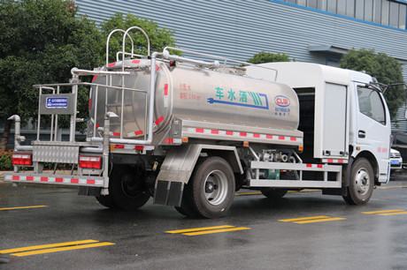 東風(fēng)凱普特5噸純電動(dòng)灑水車(chē)